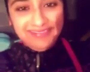 मुस्लिम बहन पहली बार रोना