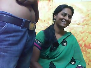 vagabunda indiano com peitos grandes fazendo sexo PART-4
