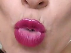 Lipstick creepy-crawly lacking galakan JOI