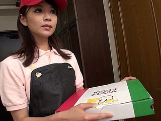 Asian delivery courier Akubi Yumemi gives blowjob adjacent to her customer