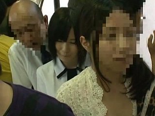 Anomalous akcji i Upskirt Strzały w japońskiej autobusem