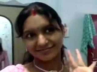 Dirty-minded ugly Indian fond of woman flashes the brush big bosom in bra on cam
